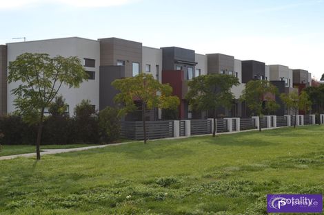 8 Kooyong Cl, Officer, VIC 3809