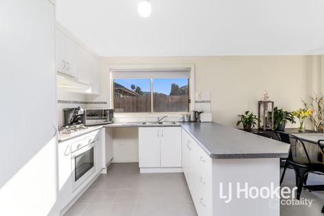 Property photo of 4/13 Redcherry Court Pakenham VIC 3810