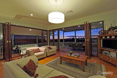 Property photo of 26 Bunowang Street Balmoral QLD 4171