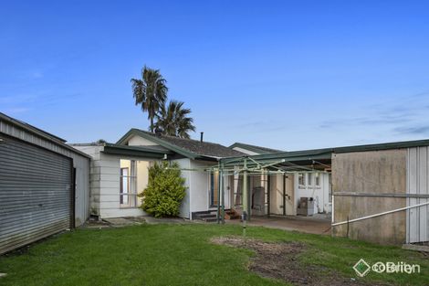 Property photo of 10 Amalfi Drive Endeavour Hills VIC 3802