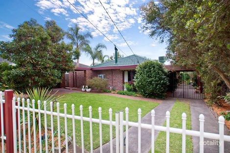 Property photo of 18 Oaklands Crescent Frankston VIC 3199