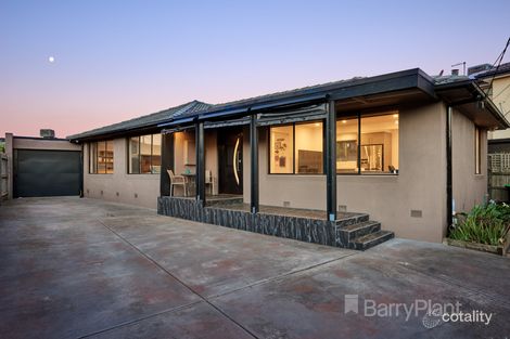 33 Kingsclere Ave, Keysborough, VIC 3173