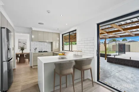 Property photo of 15 Marsh Place Albion Park NSW 2527