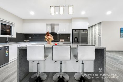 Property photo of 31 Enterprise Circuit Fraser Rise VIC 3336