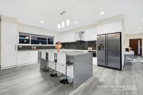 Property photo of 31 Enterprise Circuit Fraser Rise VIC 3336