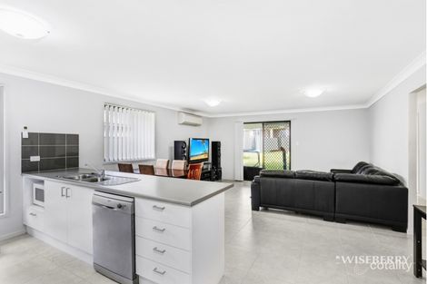Property photo of 8 Rein Drive Wadalba NSW 2259