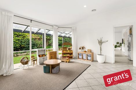 Property photo of 10 Leonard Avenue Berwick VIC 3806