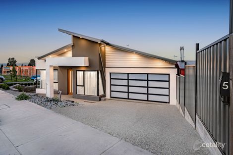 Property photo of 5 Regal Rise Craigieburn VIC 3064