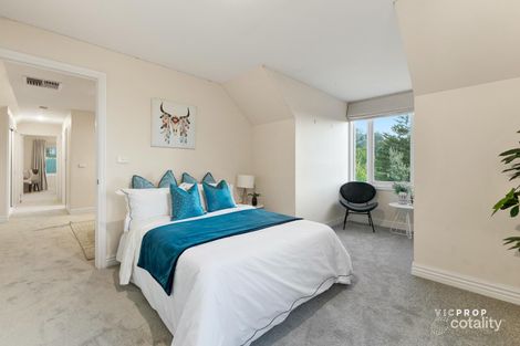 Property photo of 9 Sugar Gum Court Upper Ferntree Gully VIC 3156