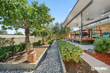 Property photo of 3 Galbraith Close Banks ACT 2906