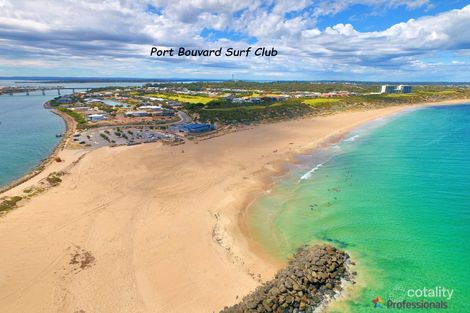 Property photo of 18 Peppertree Close Wannanup WA 6210