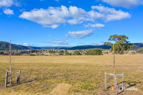 17 Hillcrest Ave, Bowenfels, NSW 2790