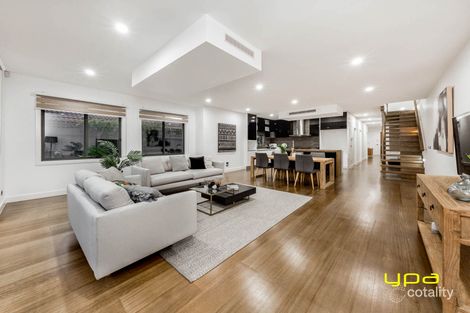 Property photo of 32B Mackie Road Bentleigh East VIC 3165