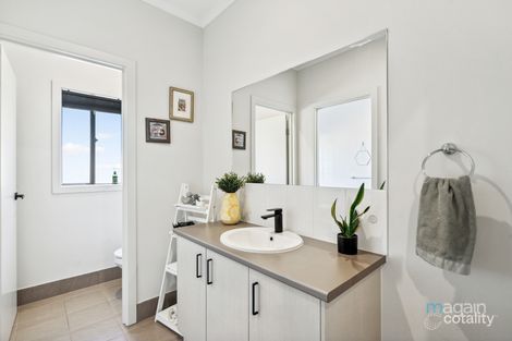 Property photo of 4 Central Avenue Hallett Cove SA 5158