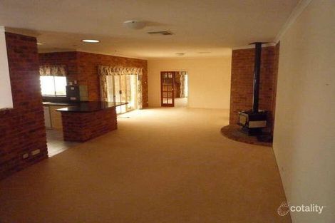Property photo of 2 Quadrant Rise Halls Head WA 6210