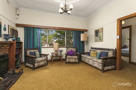 Property photo of 18 Balmoral Avenue Strathmore VIC 3041