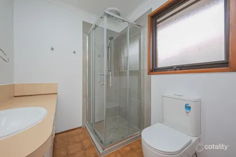 Property photo of 4 County Drive Berwick VIC 3806