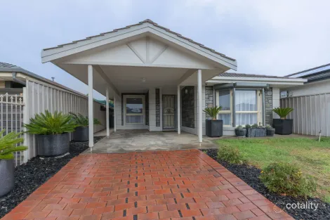 Property photo of 10 Tina Way Morphett Vale SA 5162
