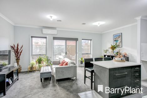 Property photo of 1/16 Marble Drive Cobblebank VIC 3338