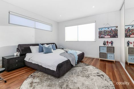 Property photo of 21 Rowe Drive Potts Hill NSW 2143