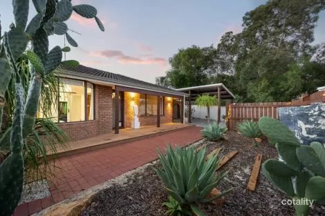 Property photo of 17 Luill Crescent Dawesville WA 6211