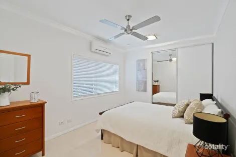 Property photo of 7 Konowna Close Mooroobool QLD 4870