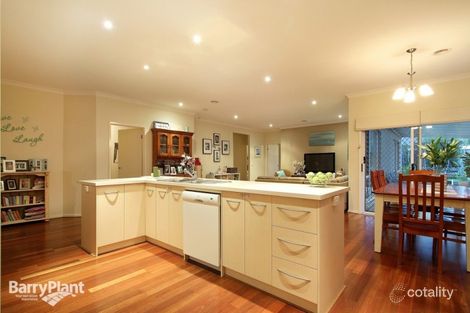 Property photo of 32 The Circuit Pakenham VIC 3810