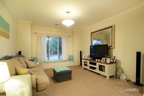 Property photo of 32 The Circuit Pakenham VIC 3810