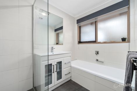 Property photo of 4 Anthony Court Seaford VIC 3198