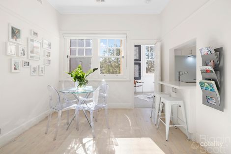 Property photo of 7/5 Ormond Esplanade Elwood VIC 3184