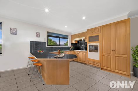 Property photo of 36 Meadow Wood Walk Narre Warren VIC 3805