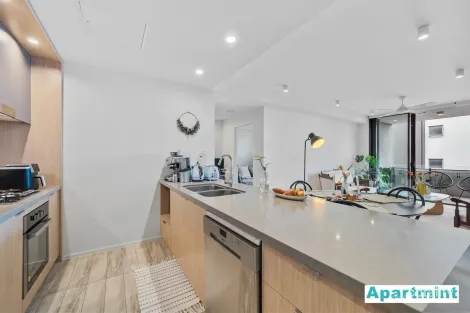 Property photo of 317/36 Anglesey Street Kangaroo Point QLD 4169