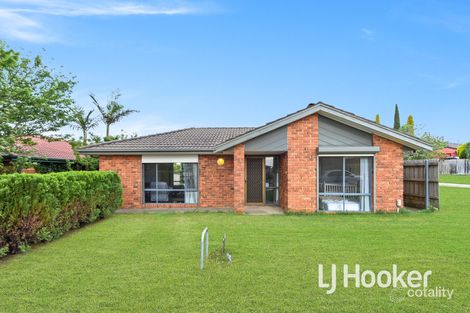 35 Ralph Cres, Hampton Park, VIC 3976