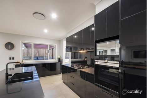 Property photo of 8 Renshaw Crescent Kearneys Spring QLD 4350