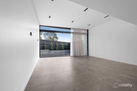 Property photo of 301 Thompsons Road Templestowe Lower VIC 3107