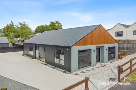 16b Tower Hill St, Deloraine, TAS 7304