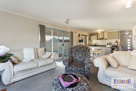 Property photo of 39 Saxby Drive Strathfieldsaye VIC 3551