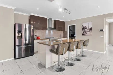 Property photo of 33 Icarus Drive Kalkallo VIC 3064