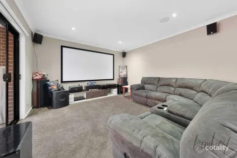 Property photo of 33 Icarus Drive Kalkallo VIC 3064