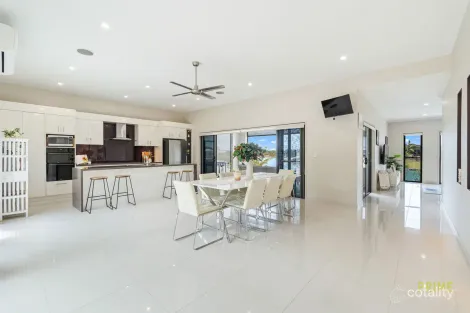 Property photo of 5 Bounty Circuit Eli Waters QLD 4655