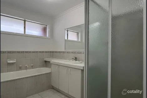 Property photo of 13 Dutton Close Lynbrook VIC 3975