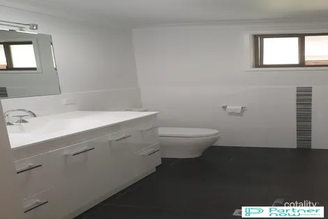 Property photo of 4 Cahill Court East Tamworth NSW 2340