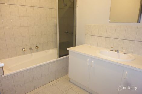 Property photo of 32 Azarow Circuit Croydon South VIC 3136