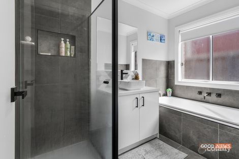 Property photo of 37 Laurence Way Tarneit VIC 3029