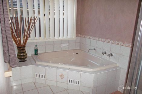 Property photo of 10 Tomaree Crescent Woongarrah NSW 2259