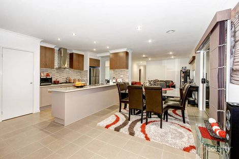 Property photo of 19 Westerfolds Loop Craigieburn VIC 3064