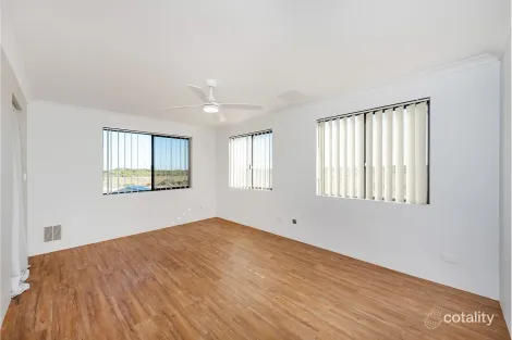 Property photo of 11 Antonio Circuit Port Kennedy WA 6172