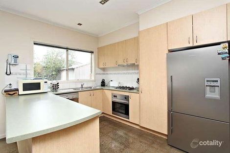 Property photo of 33 The Glades Taylors Hill VIC 3037