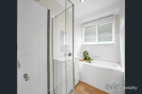 Property photo of 35 Daphne Crescent Werribee VIC 3030