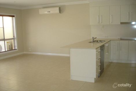Property photo of 2/245A Mackenzie Street Centenary Heights QLD 4350